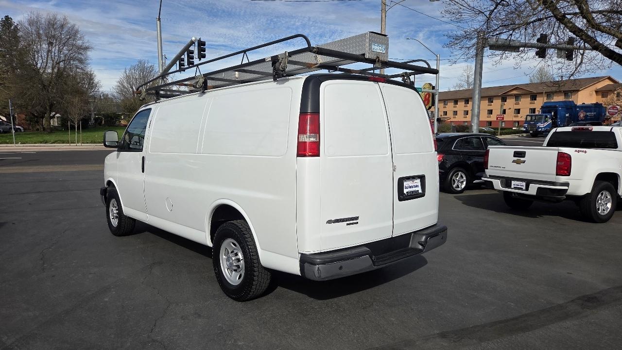 Chevrolet Express Cargo Van RWD 3500 135" 2015
