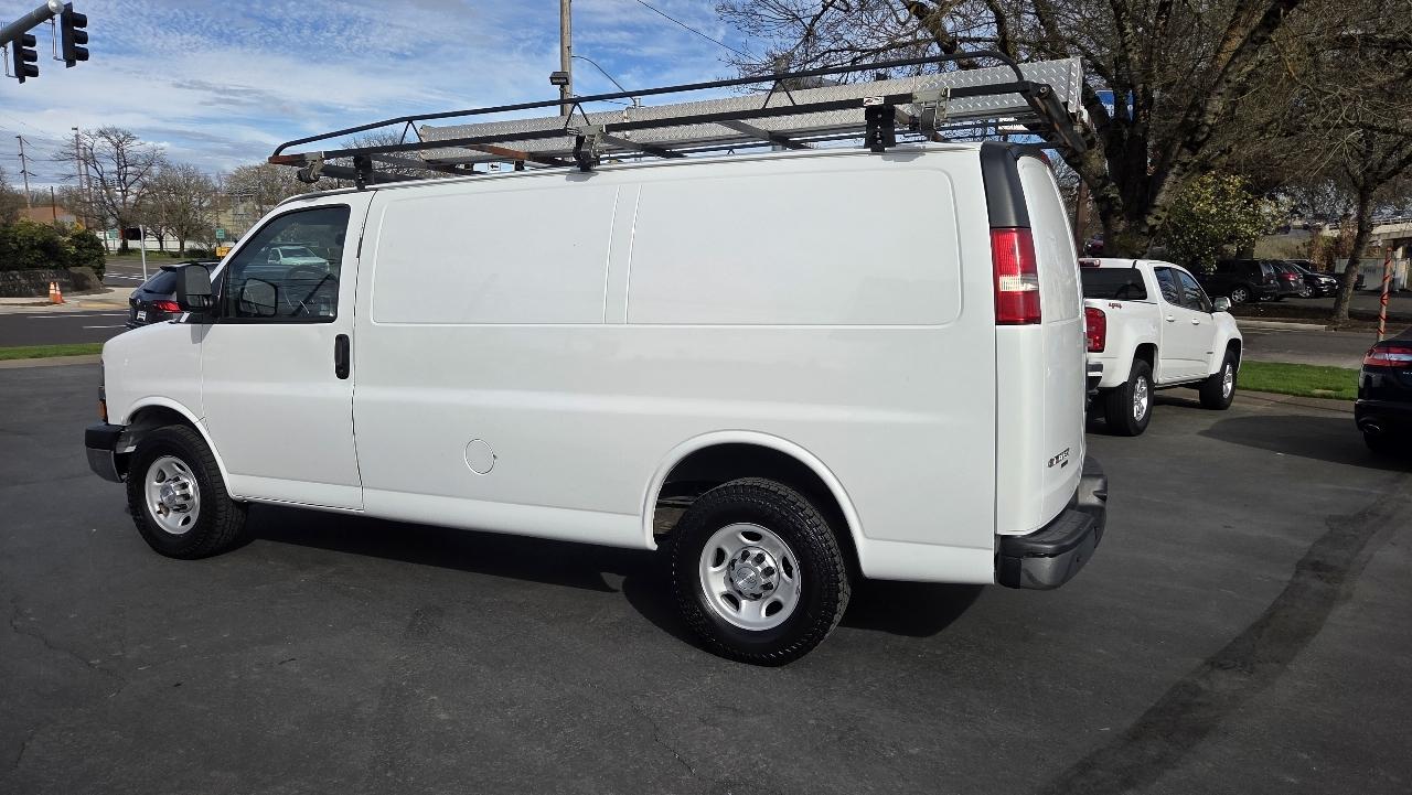 Chevrolet Express Cargo Van RWD 3500 135" 2015