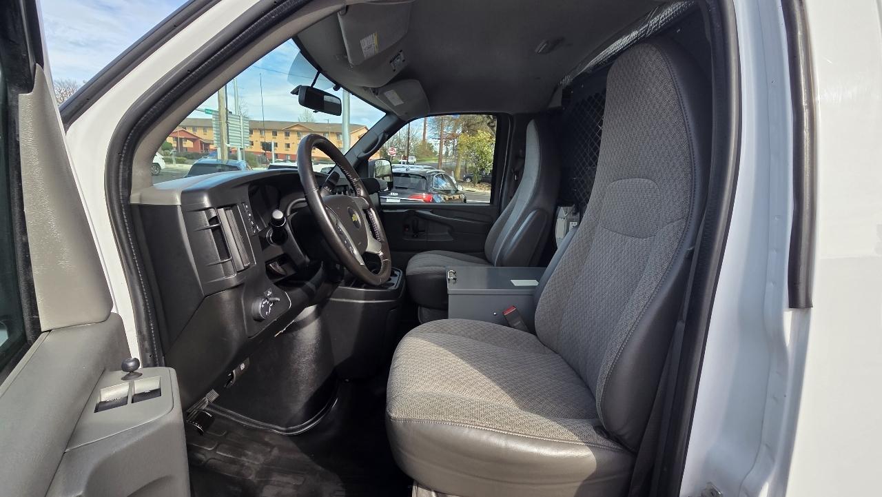 Chevrolet Express Cargo Van RWD 3500 135" 2015