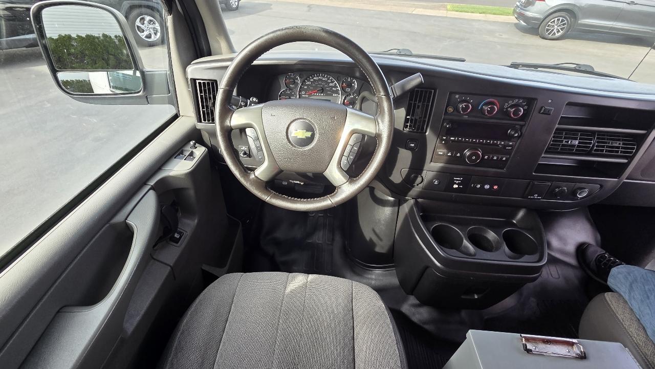 Chevrolet Express Cargo Van RWD 3500 135" 2015