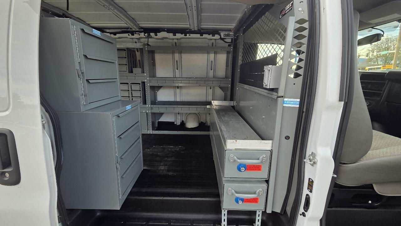 Chevrolet Express Cargo Van RWD 3500 135" 2015