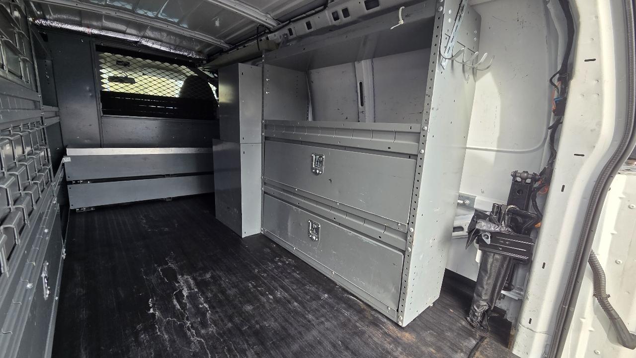 Chevrolet Express Cargo Van RWD 3500 135" 2015