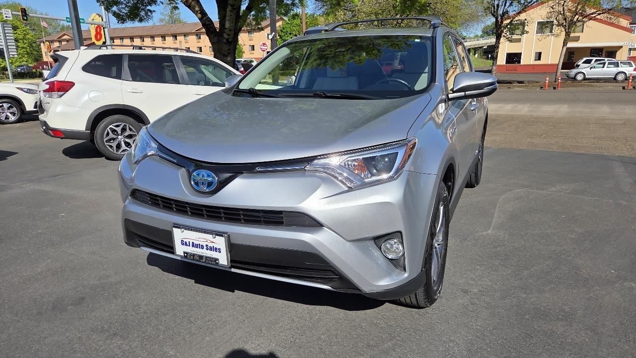 Toyota RAV4 Hybrid XLE AWD 2017