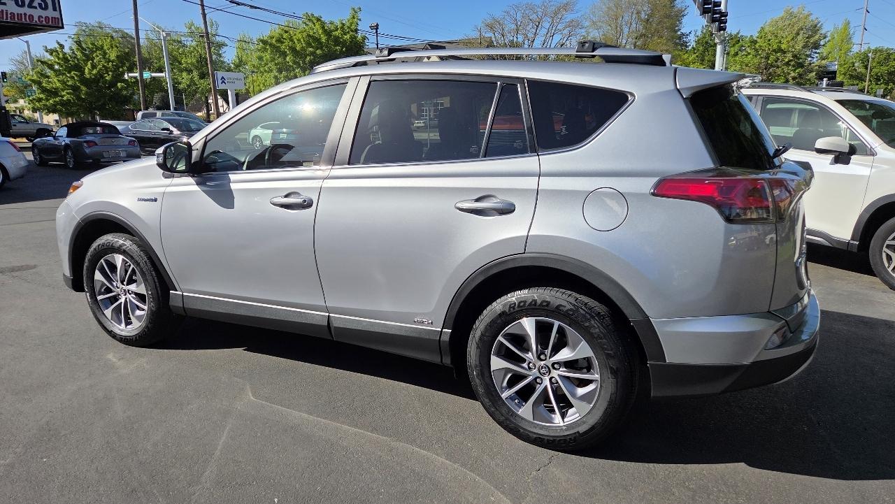 Toyota RAV4 Hybrid XLE AWD 2017