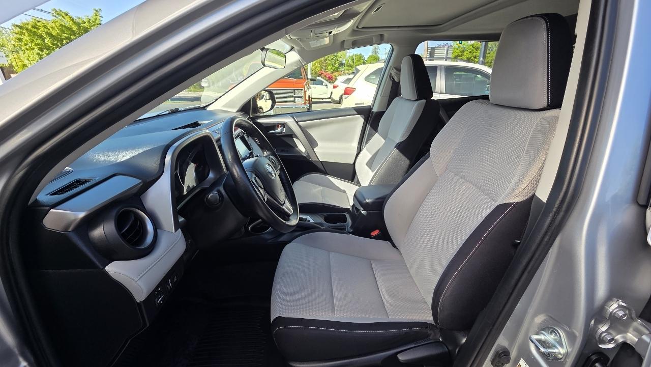 Toyota RAV4 Hybrid XLE AWD 2017