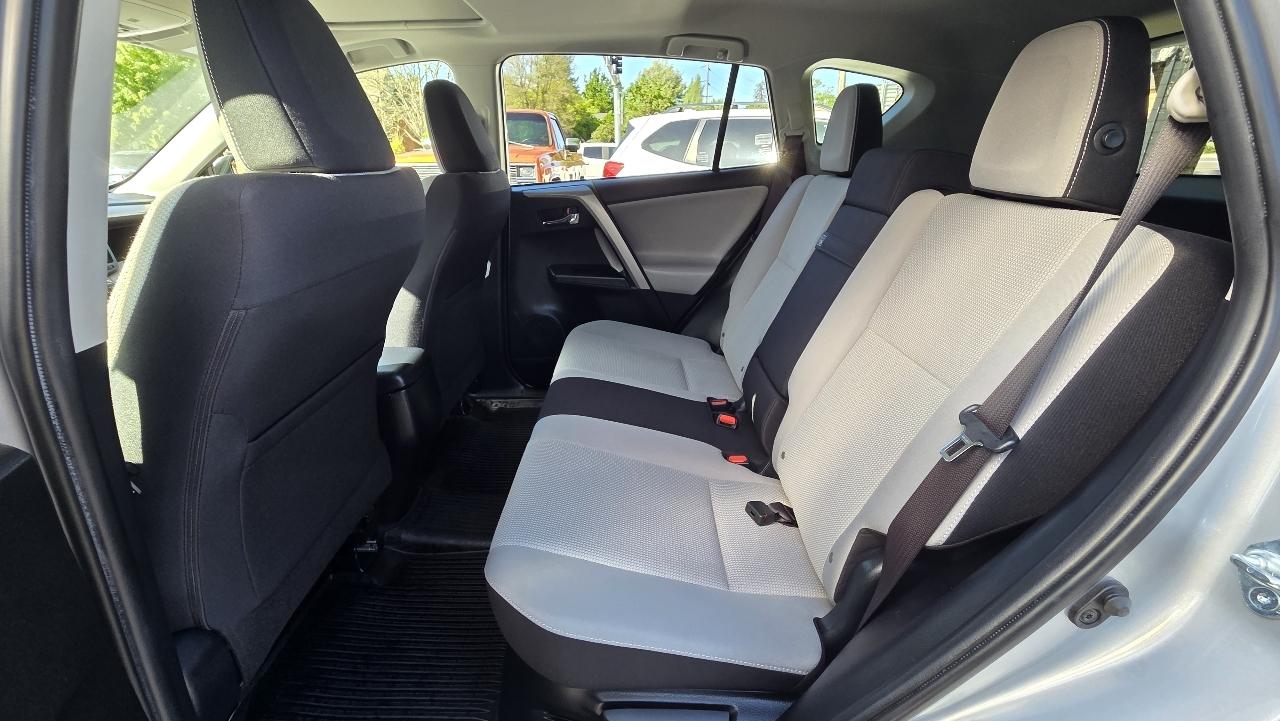 Toyota RAV4 Hybrid XLE AWD 2017