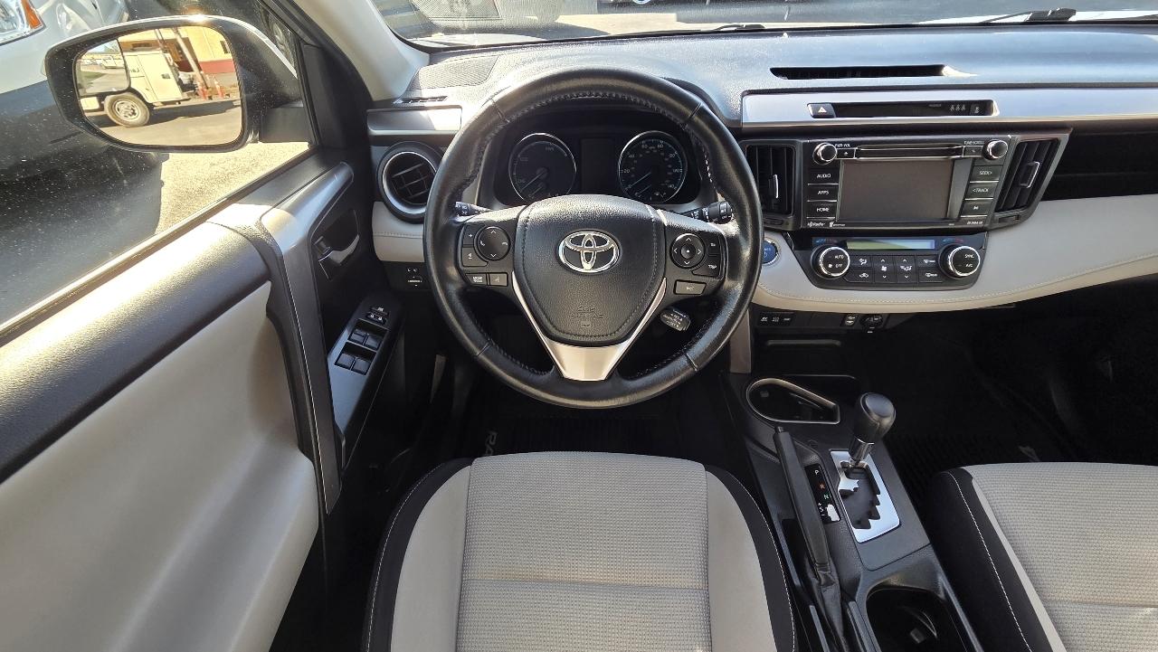 Toyota RAV4 Hybrid XLE AWD 2017