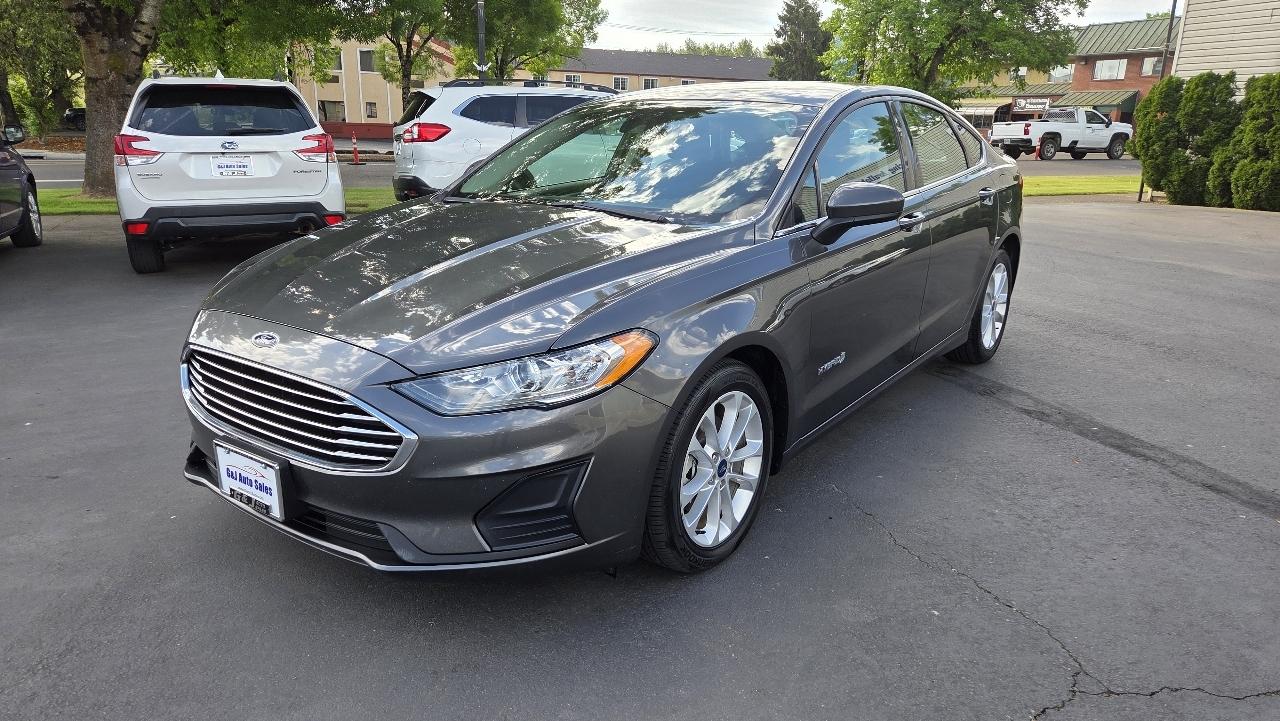 Ford Fusion Hybrid SE FWD 2019