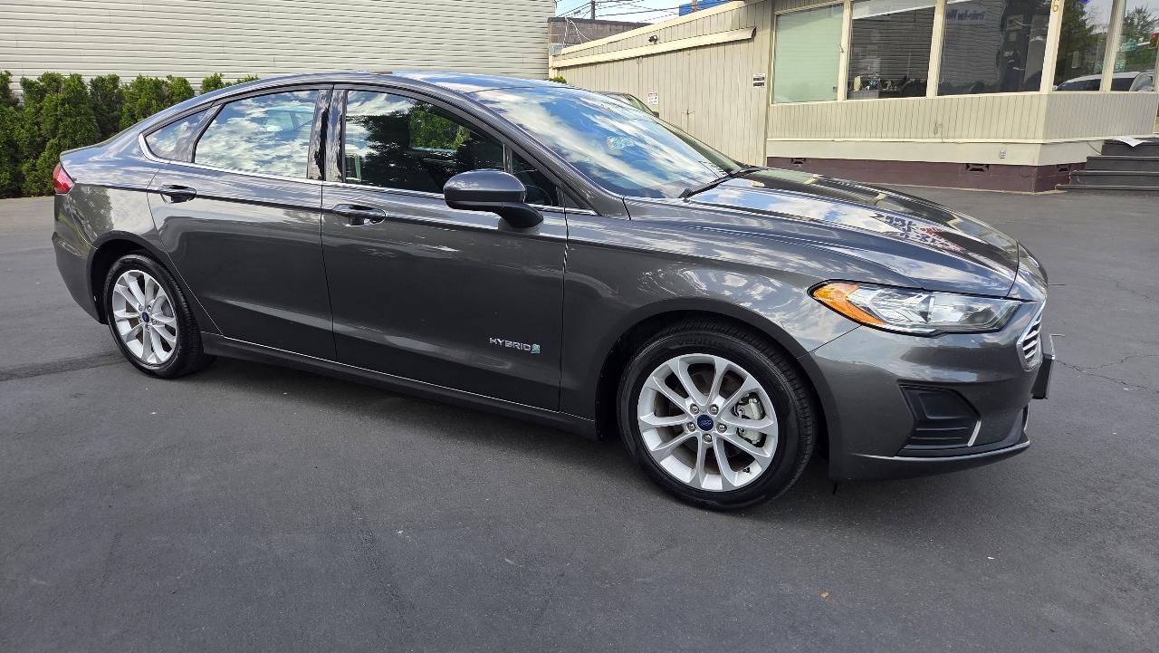 Ford Fusion Hybrid SE FWD 2019