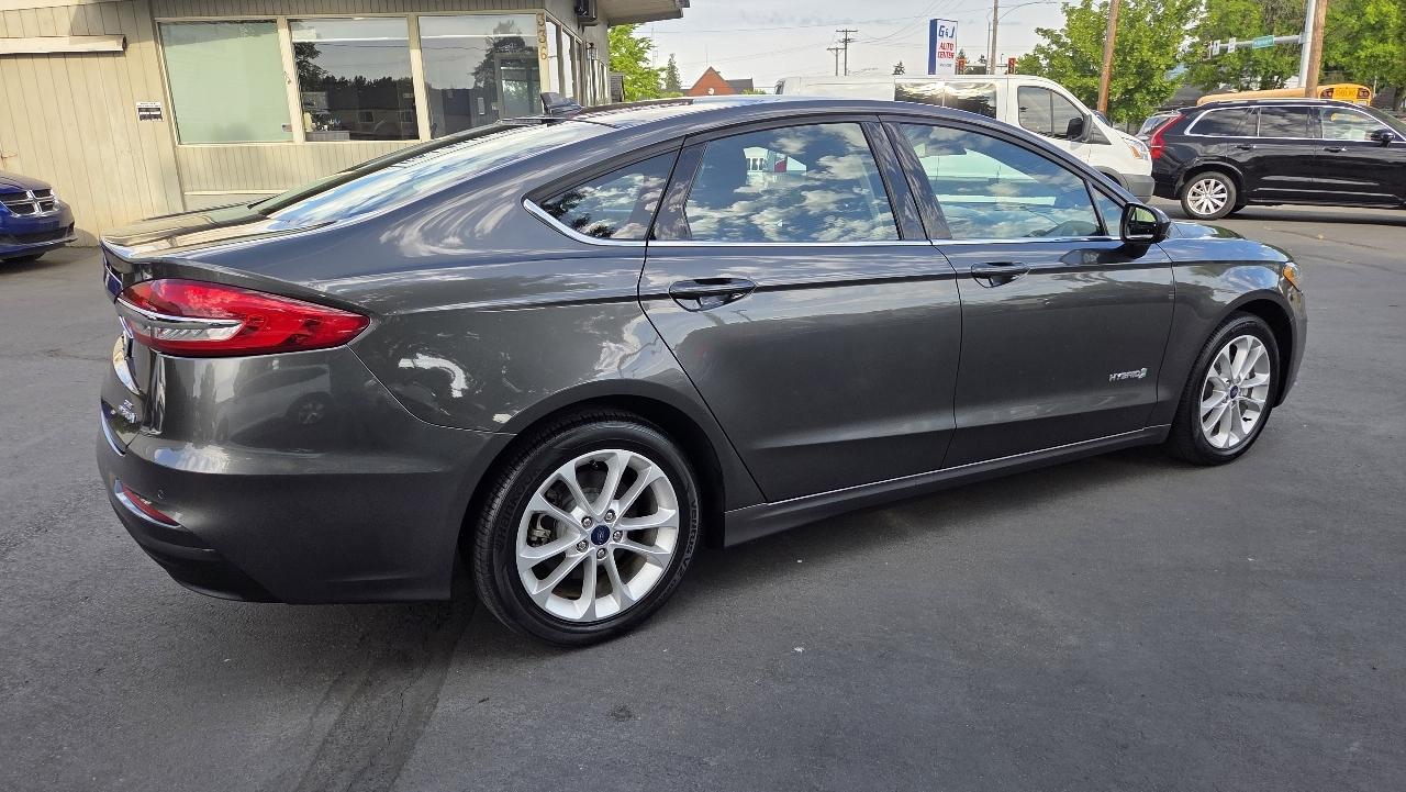 Ford Fusion Hybrid SE FWD 2019