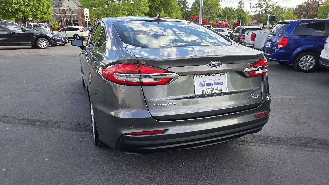 Ford Fusion Hybrid SE FWD 2019