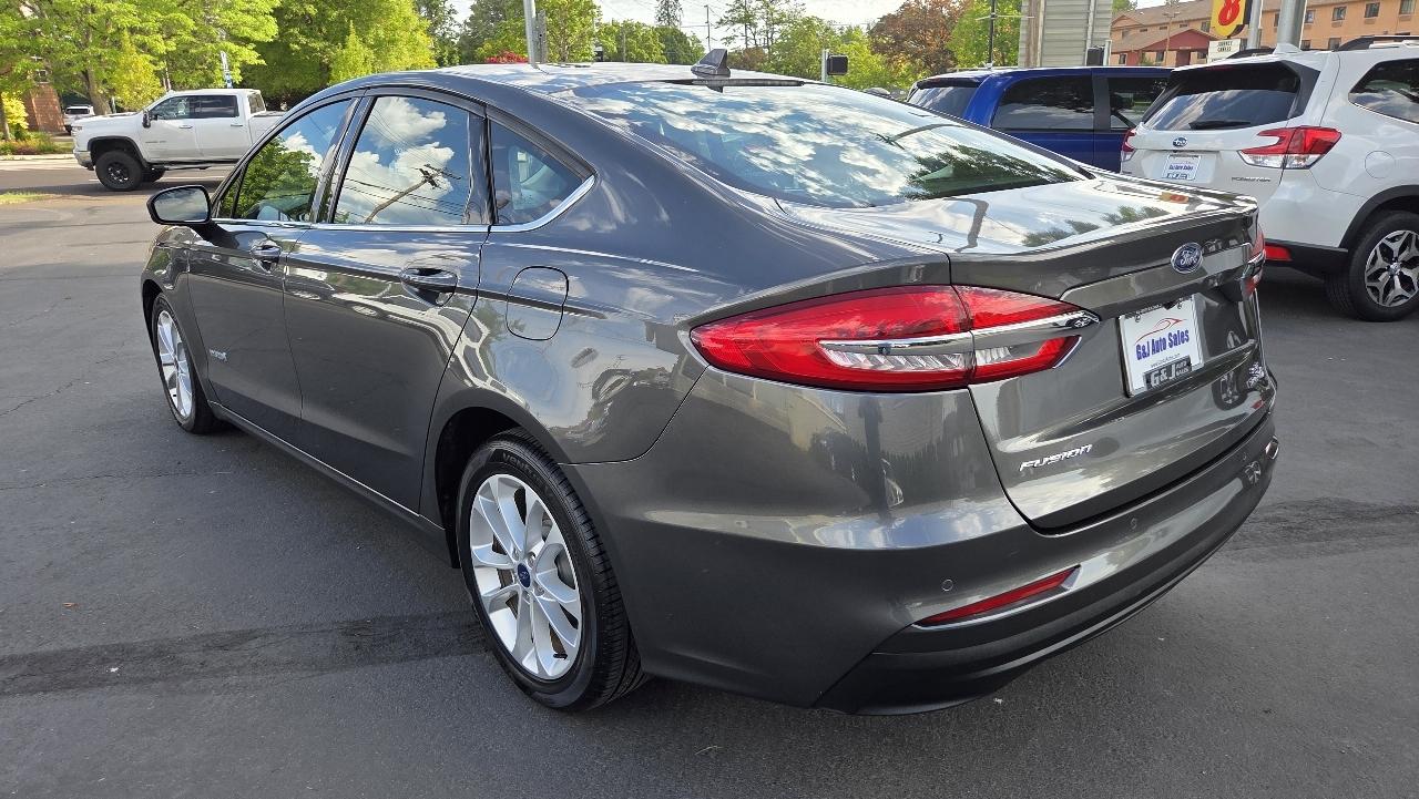 Ford Fusion Hybrid SE FWD 2019