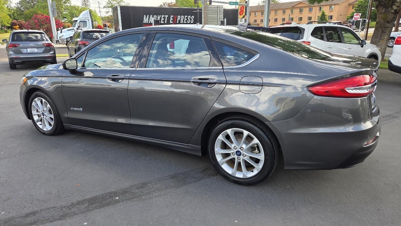 Ford Fusion Hybrid SE FWD 2019