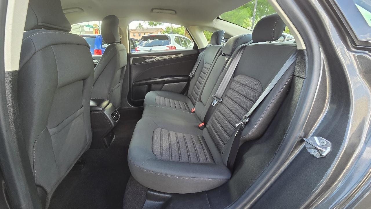 Ford Fusion Hybrid SE FWD 2019