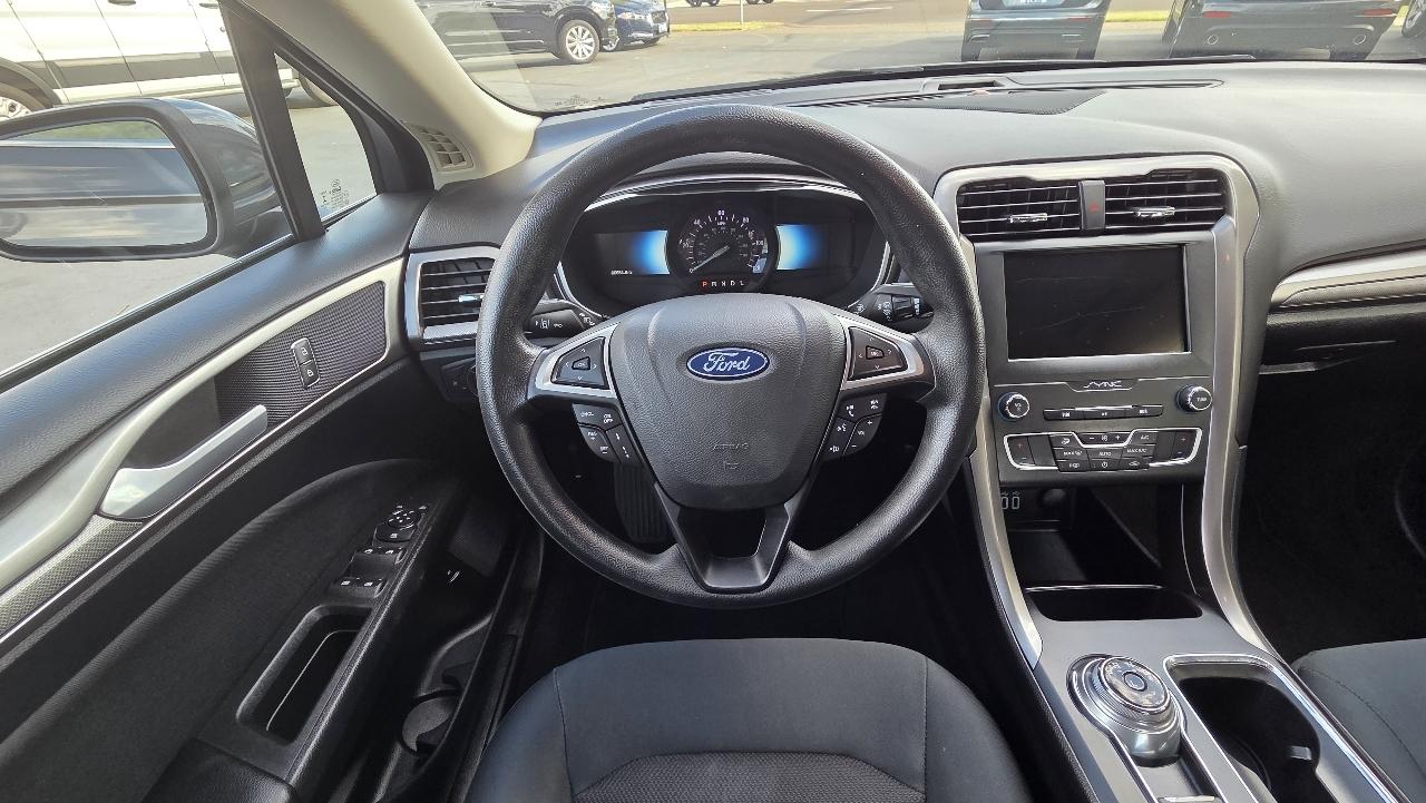 Ford Fusion Hybrid SE FWD 2019