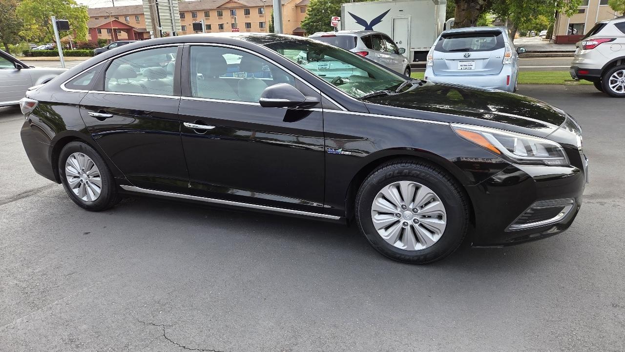 Hyundai Sonata Hybrid SE 2016