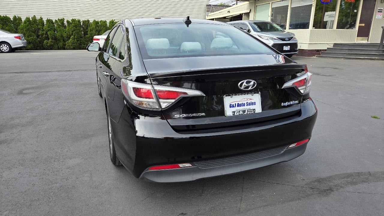 Hyundai Sonata Hybrid SE 2016