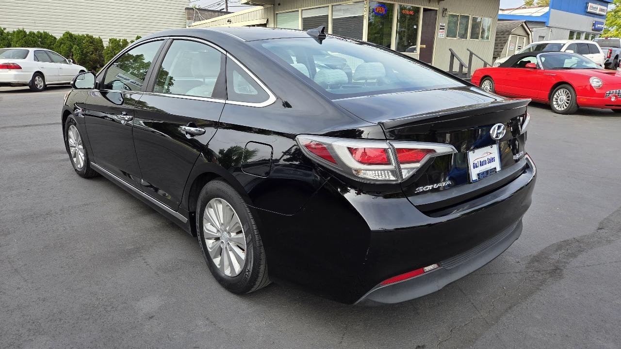 Hyundai Sonata Hybrid SE 2016