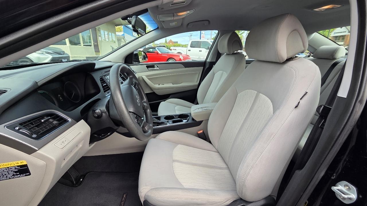 Hyundai Sonata Hybrid SE 2016