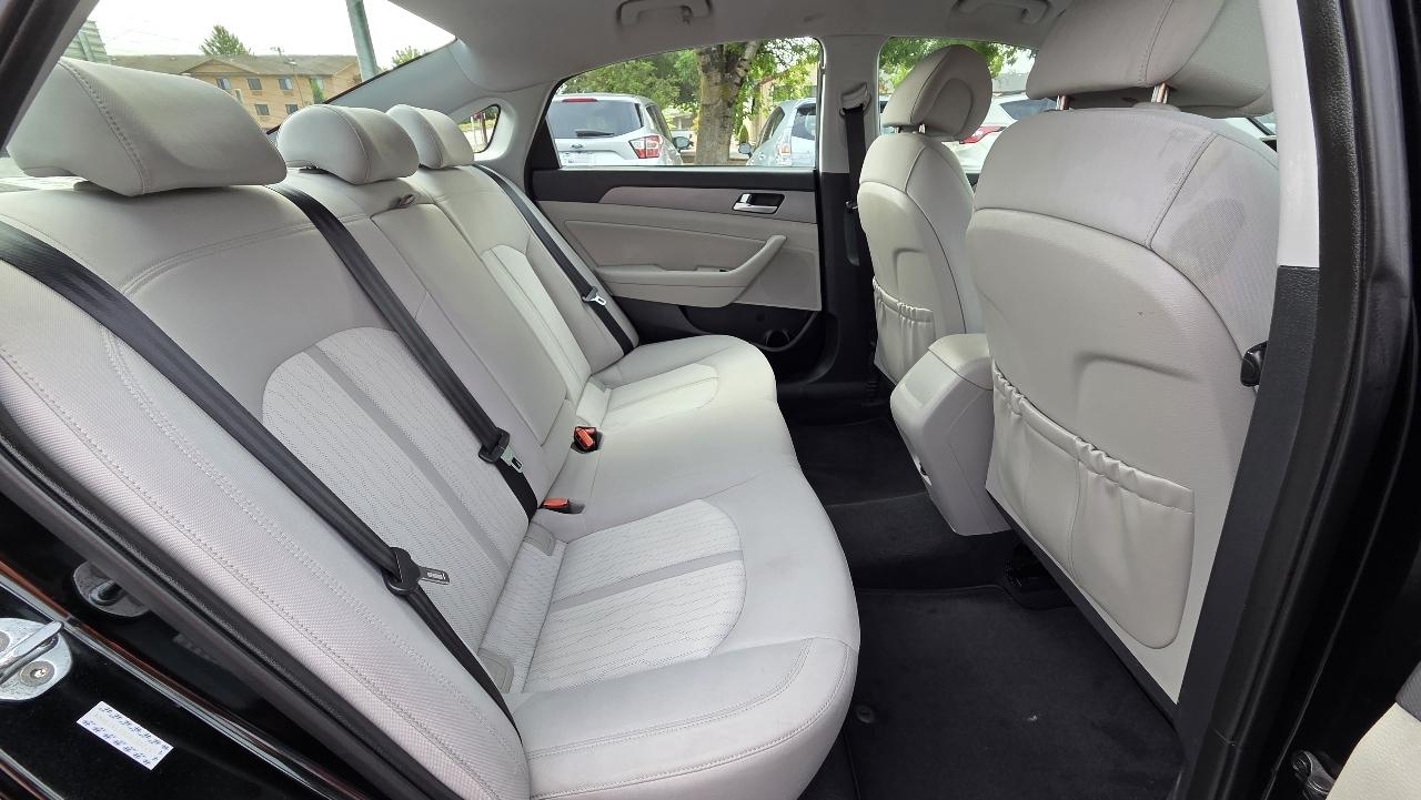 Hyundai Sonata Hybrid SE 2016