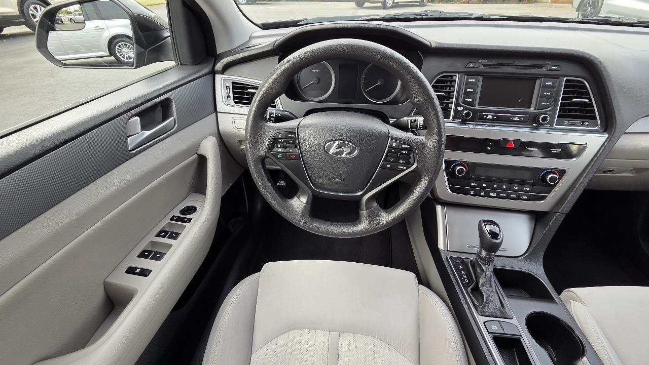 Hyundai Sonata Hybrid SE 2016