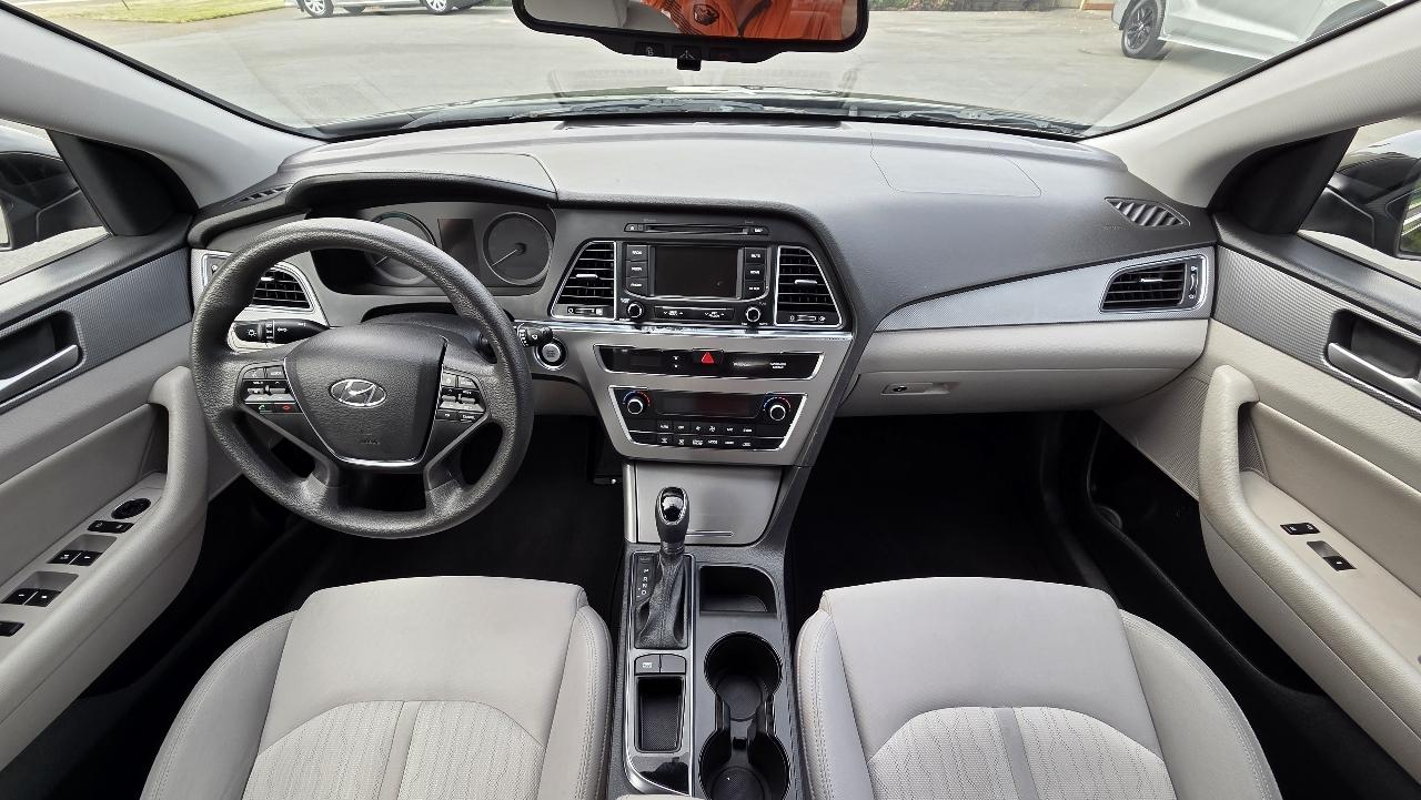 Hyundai Sonata Hybrid SE 2016