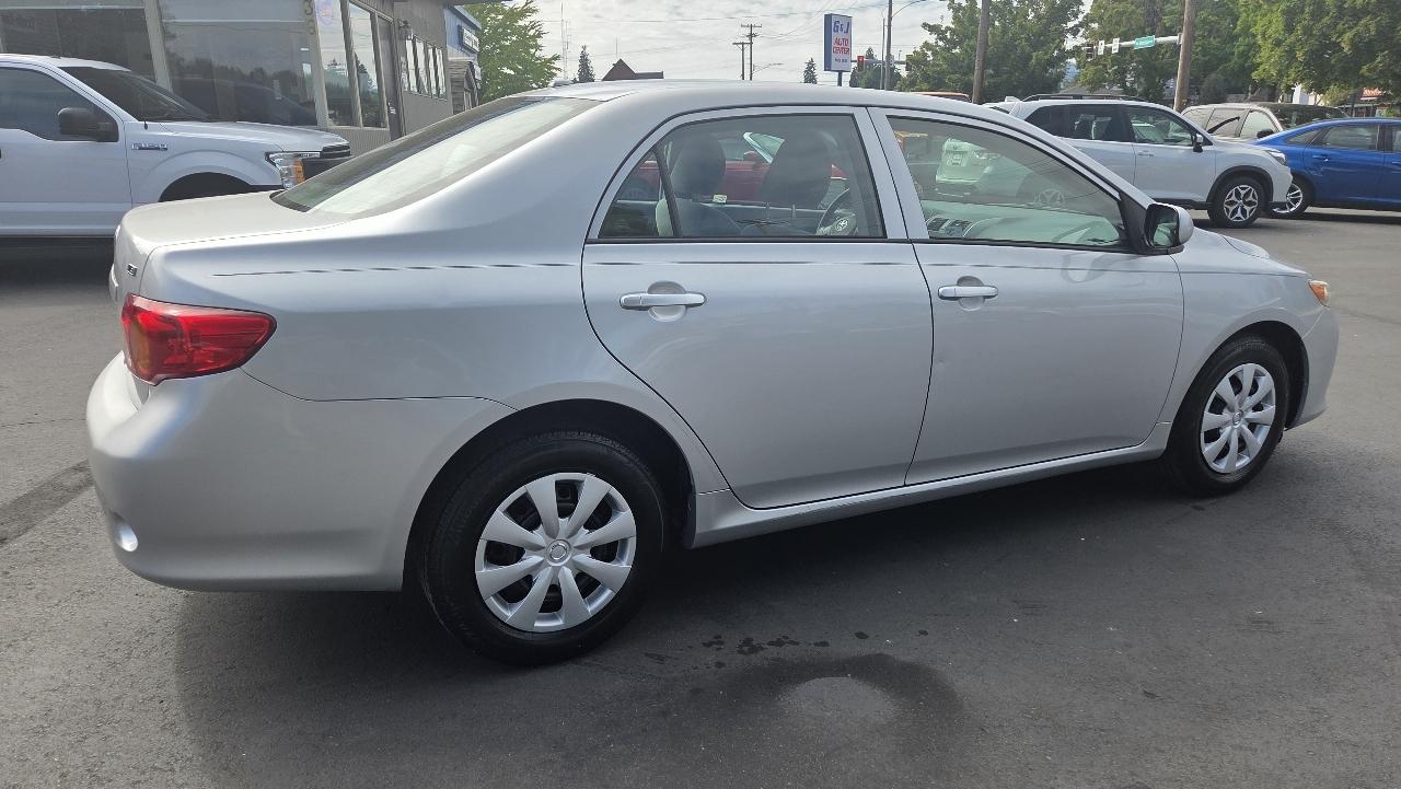 Toyota Corolla LE 2009