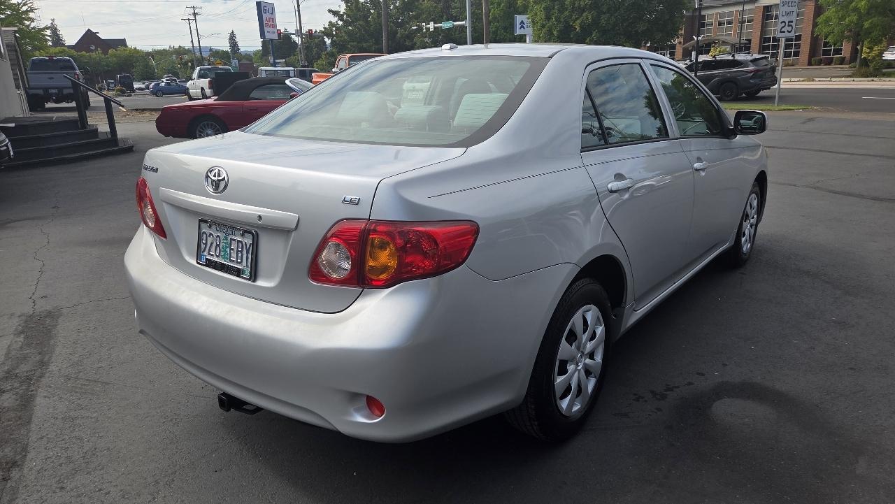 Toyota Corolla LE 2009