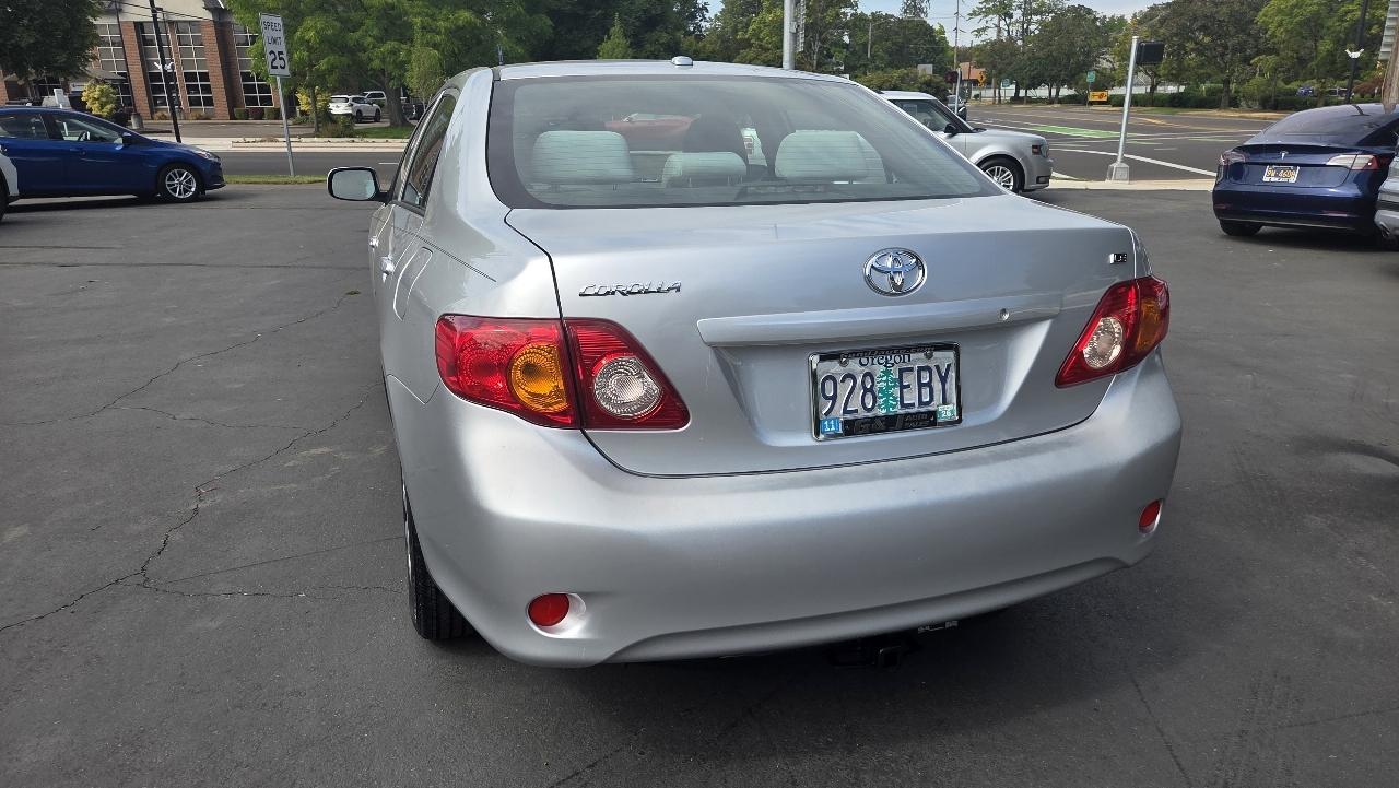 Toyota Corolla LE 2009