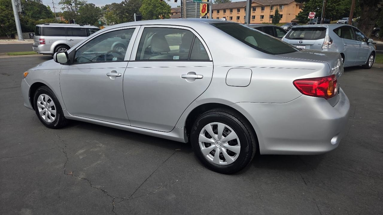 Toyota Corolla LE 2009