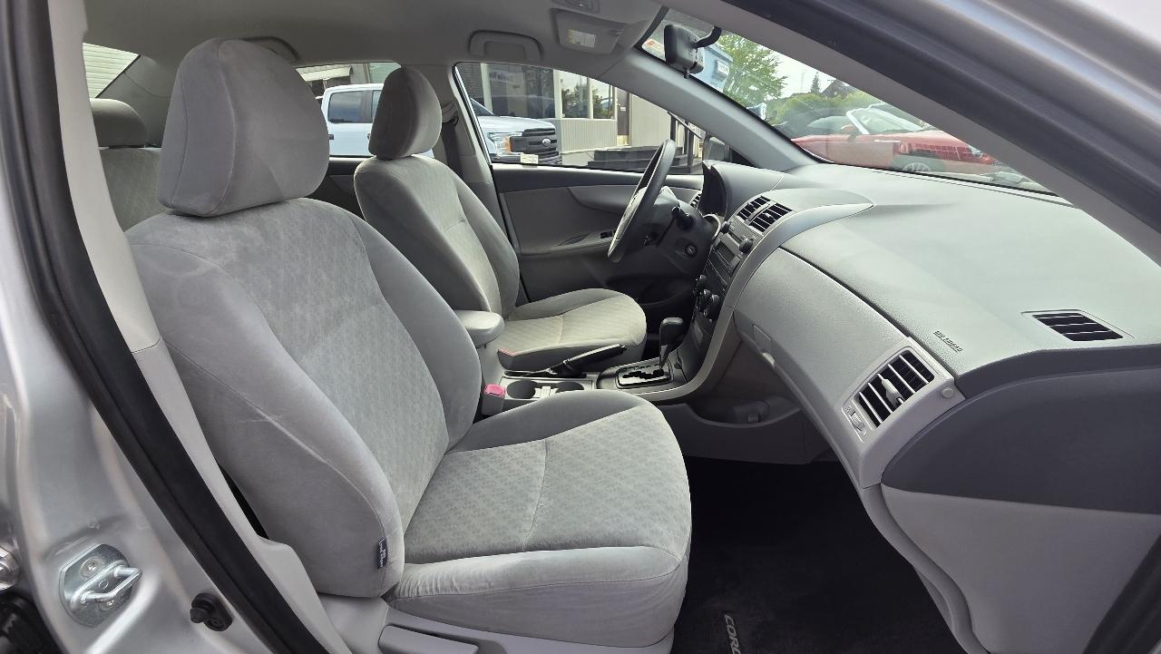 Toyota Corolla LE 2009