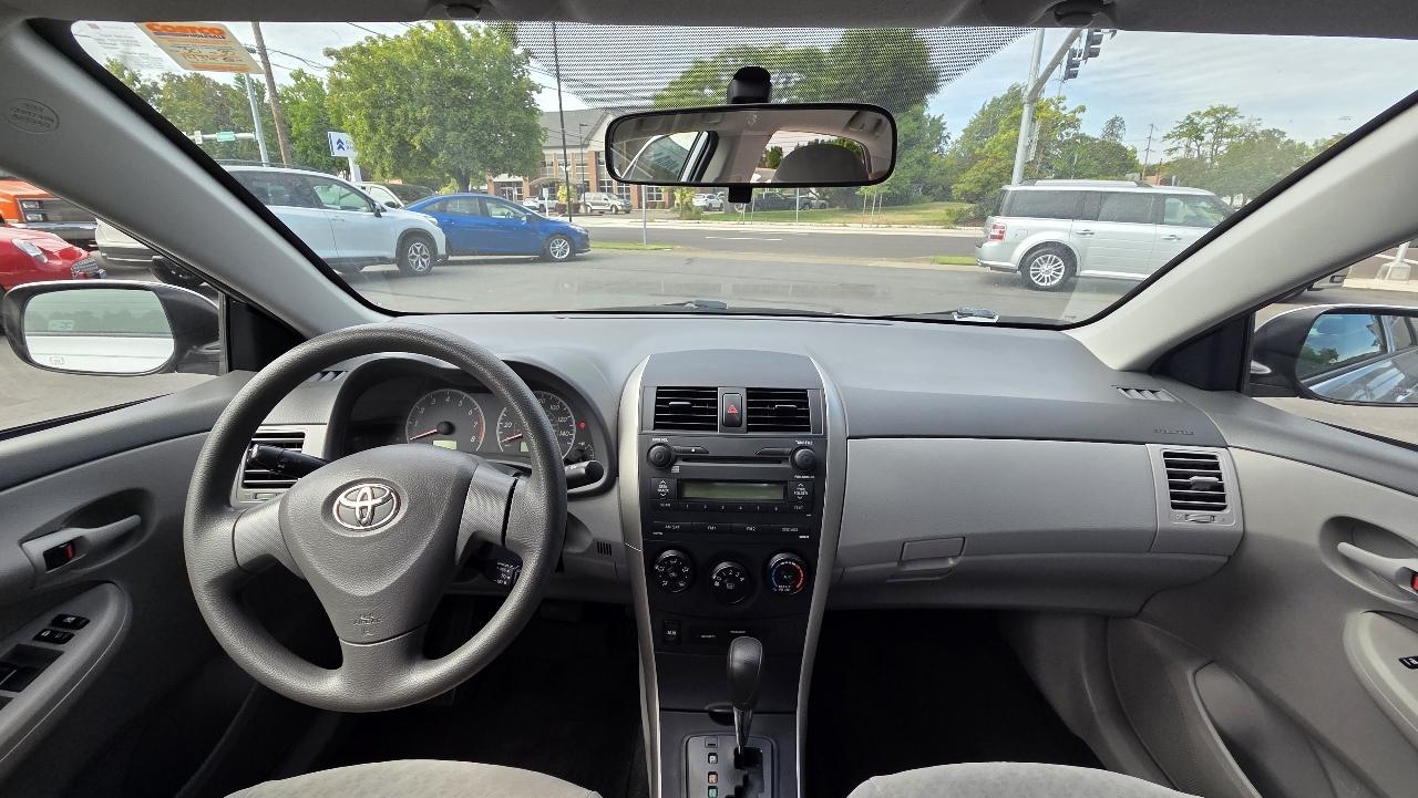 Toyota Corolla LE 2009