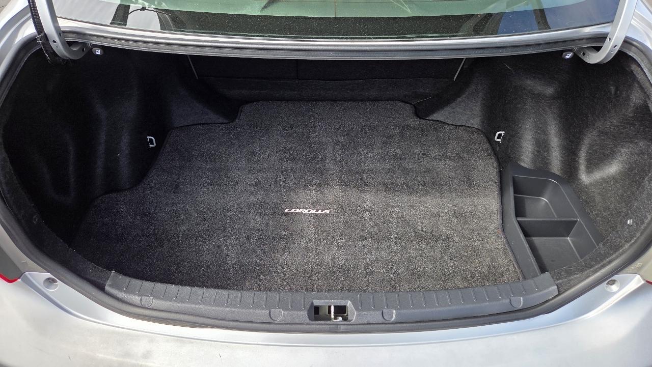 Toyota Corolla LE 2009