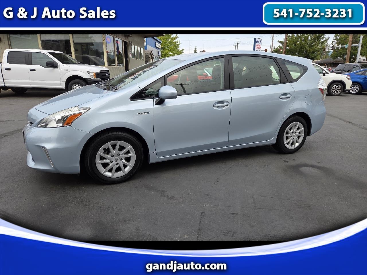 Toyota Prius V  2012