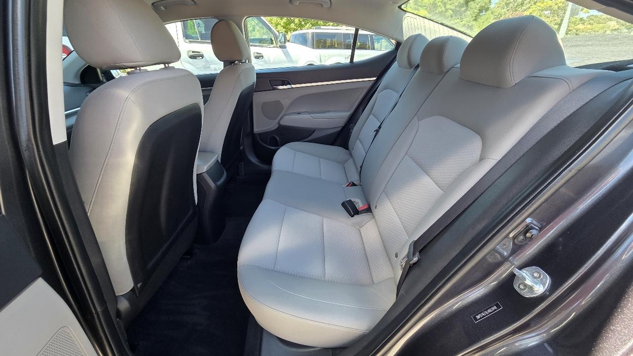 Hyundai Elantra SE 2020