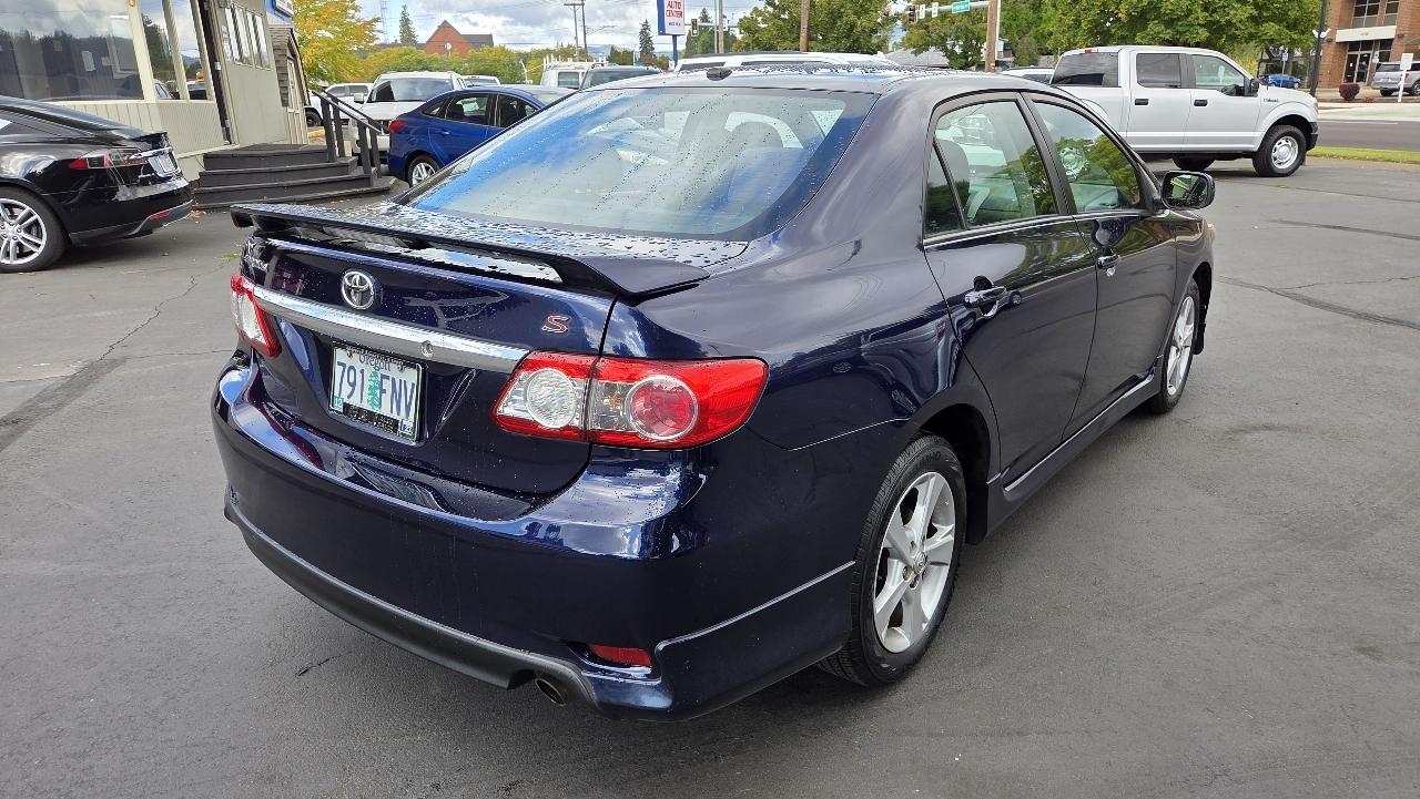 Toyota Corolla S 2011