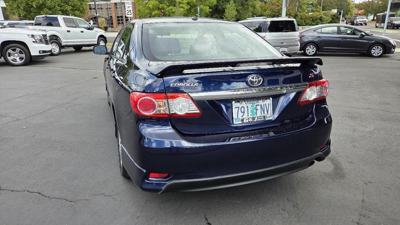 Toyota Corolla S 2011