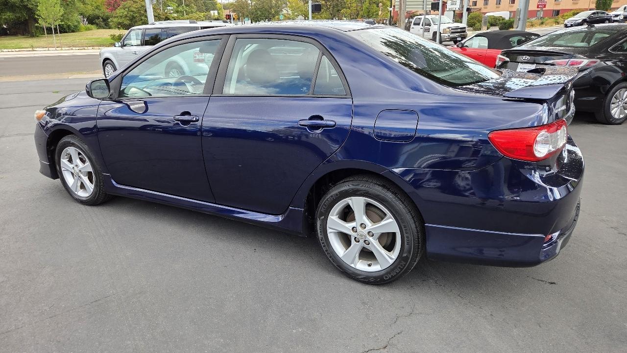 Toyota Corolla S 2011
