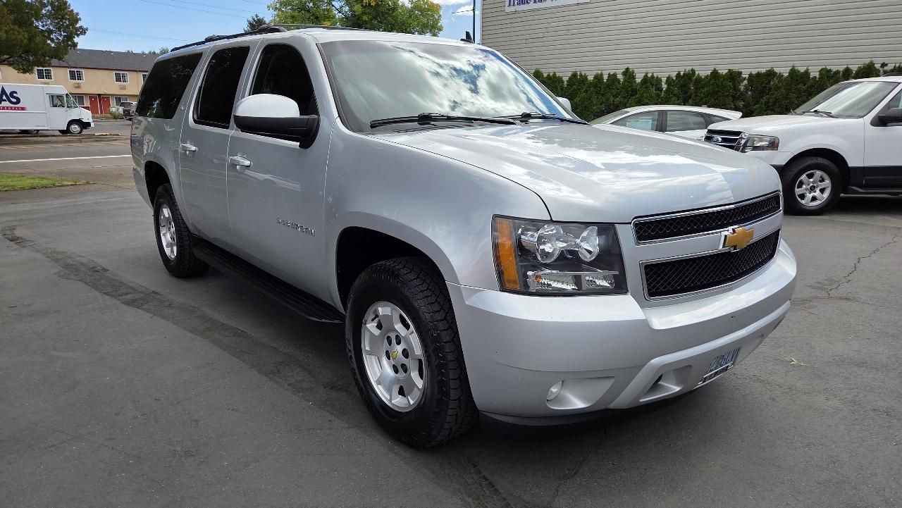 Chevrolet Suburban  2012