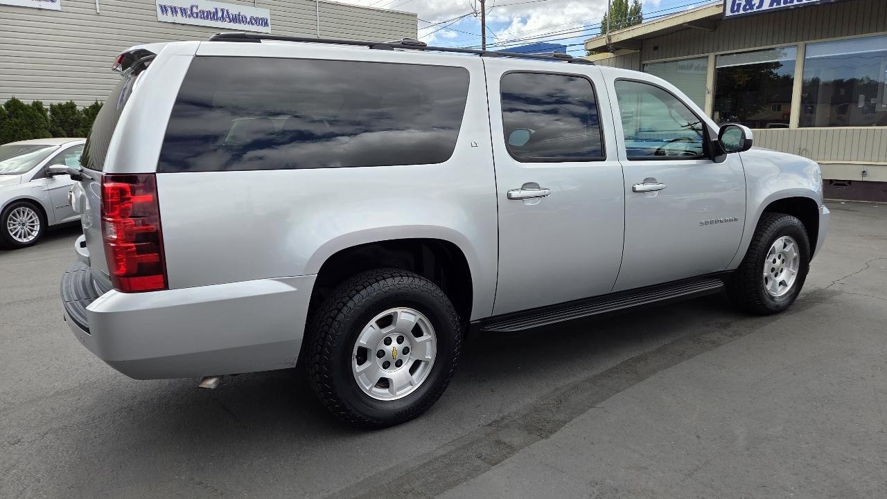 Chevrolet Suburban  2012