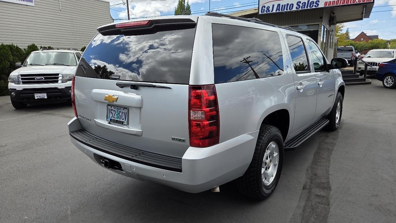 Chevrolet Suburban  2012