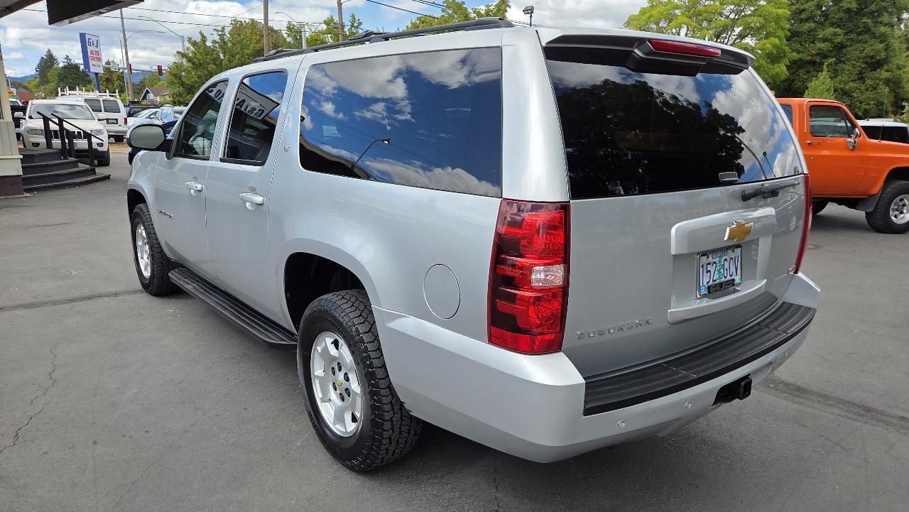 Chevrolet Suburban  2012