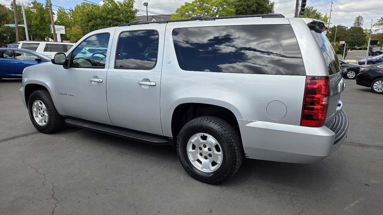 Chevrolet Suburban  2012