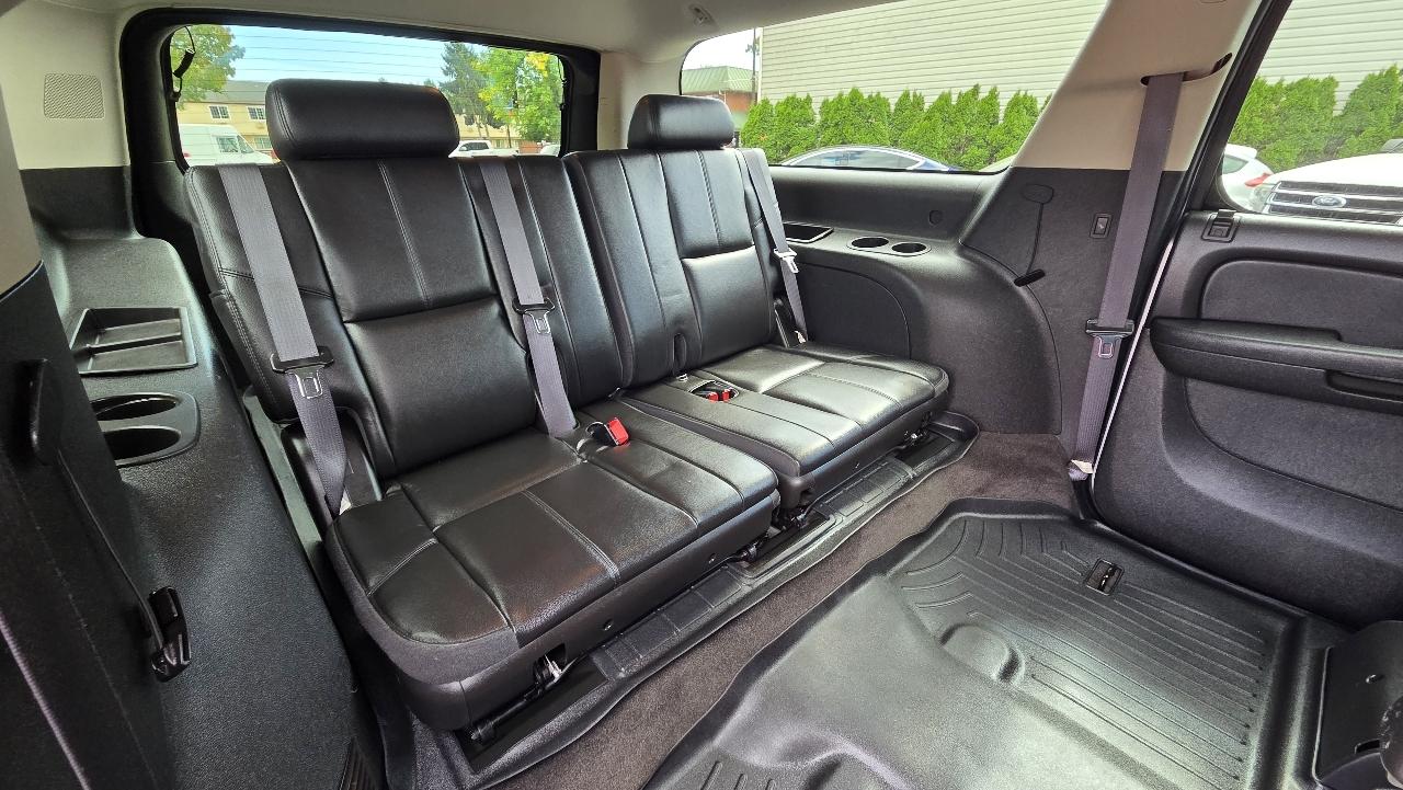 Chevrolet Suburban  2012