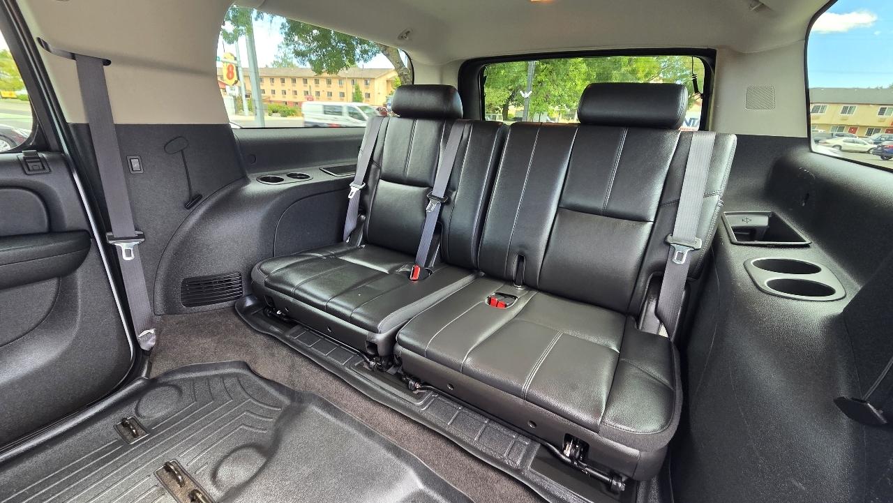 Chevrolet Suburban  2012