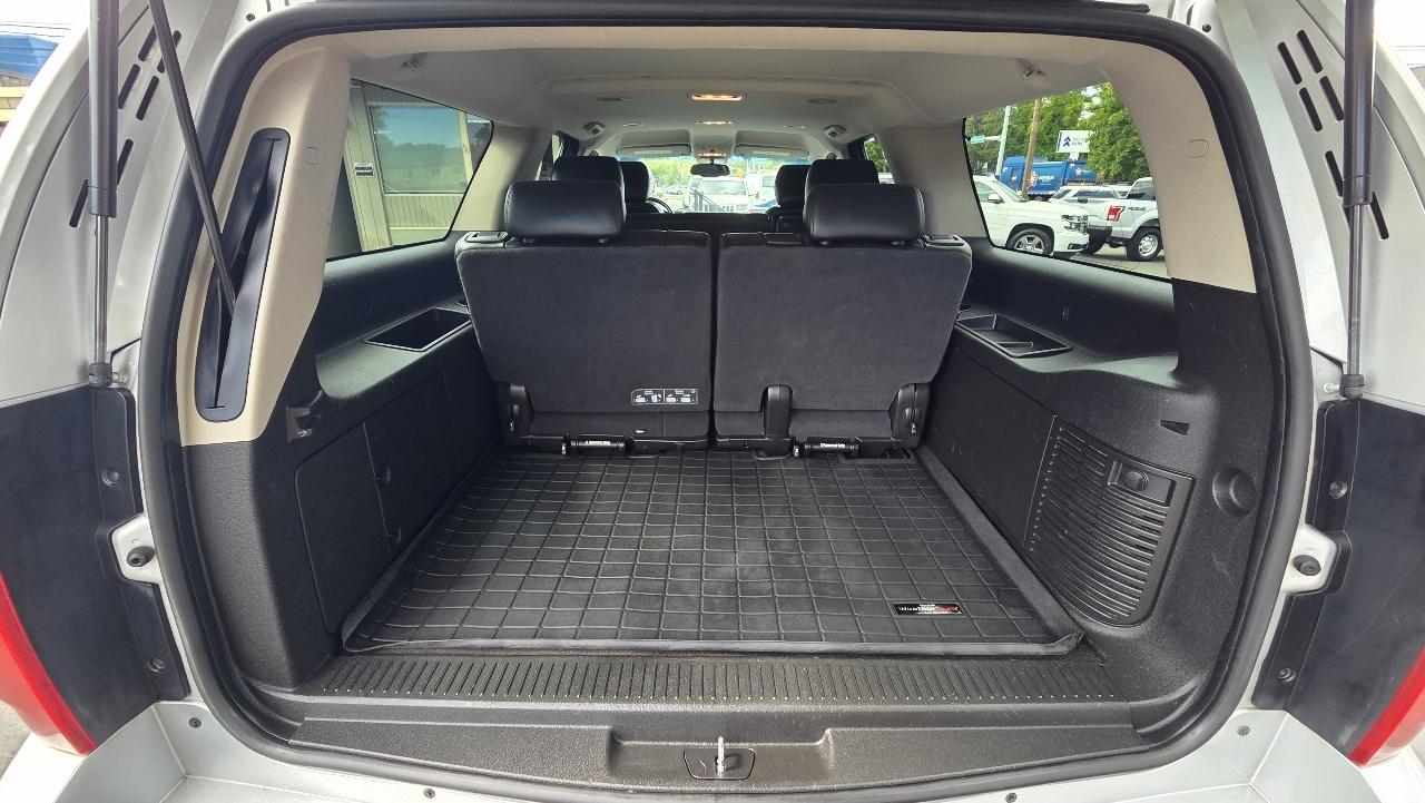 Chevrolet Suburban  2012