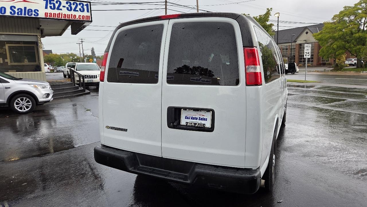 Chevrolet Express Passenger  2020