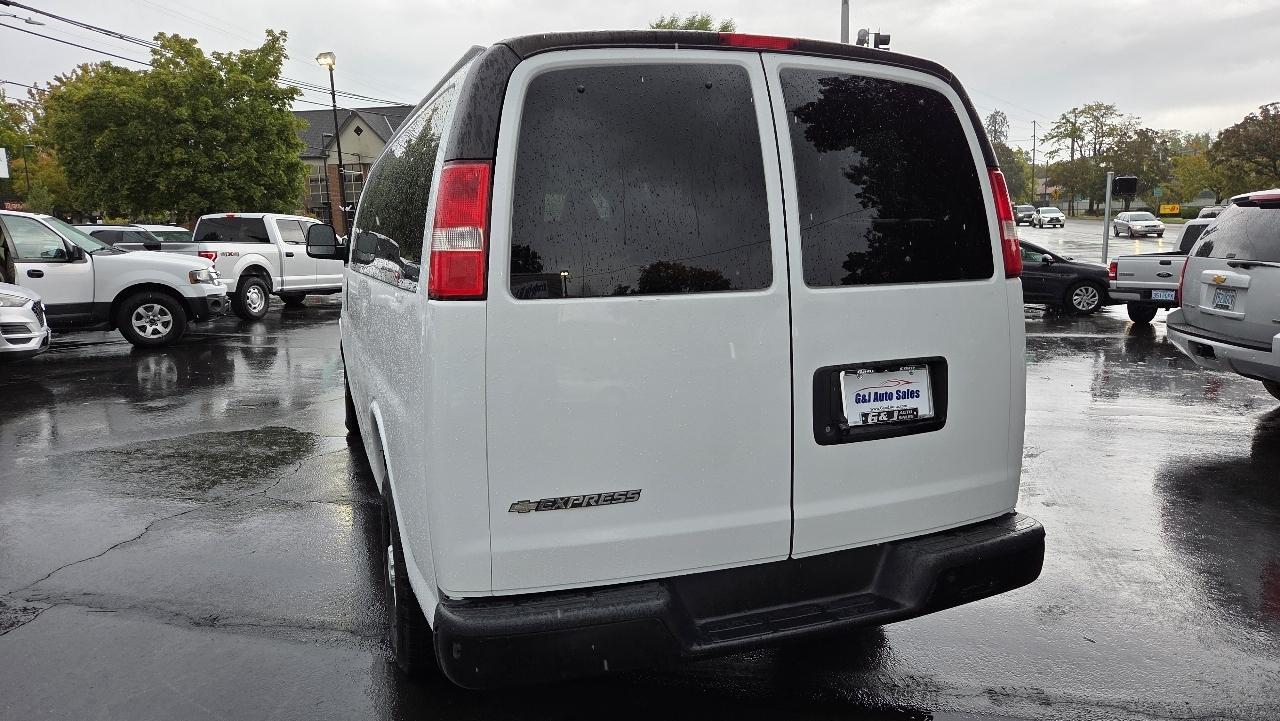 Chevrolet Express Passenger  2020