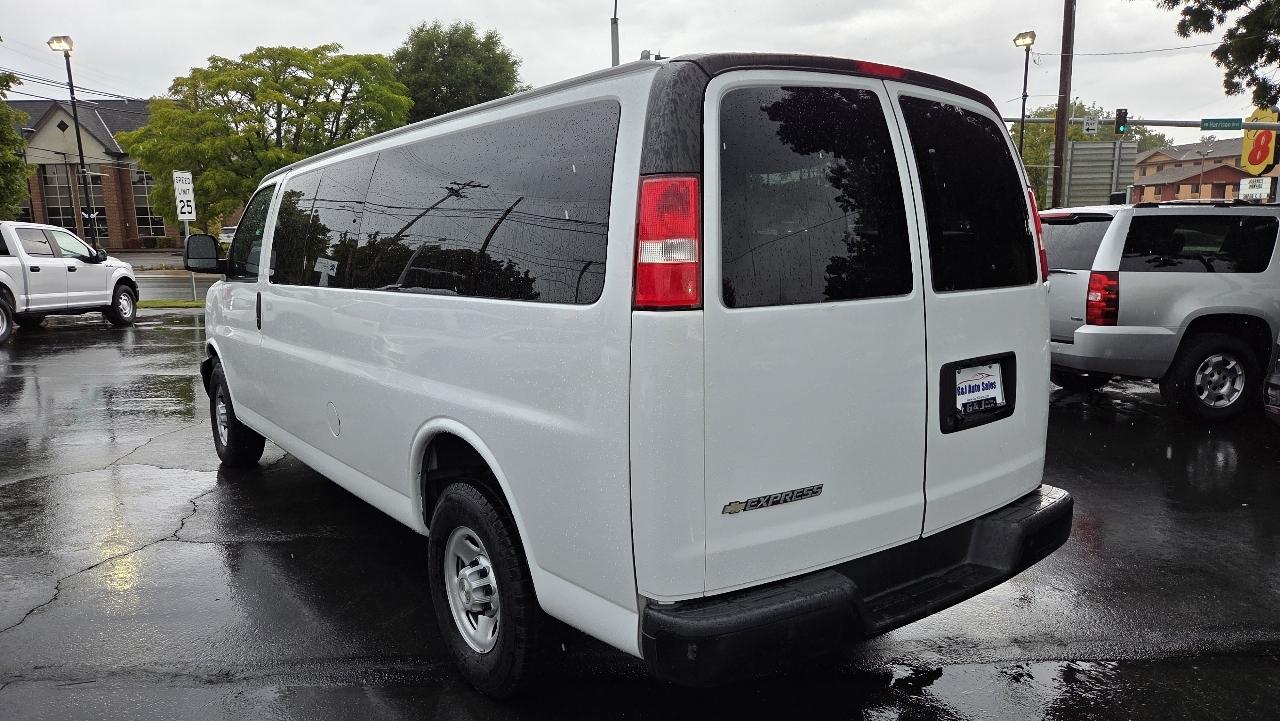 Chevrolet Express Passenger  2020