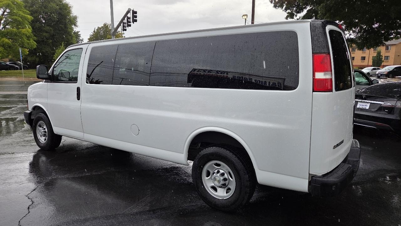 Chevrolet Express Passenger  2020